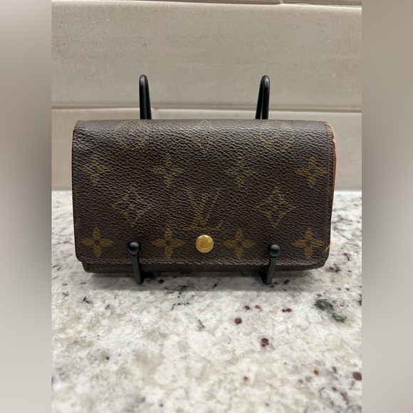 Louis Vuitton Handbags - Authentic Louis Vuitton Monogram Tresor Wallet